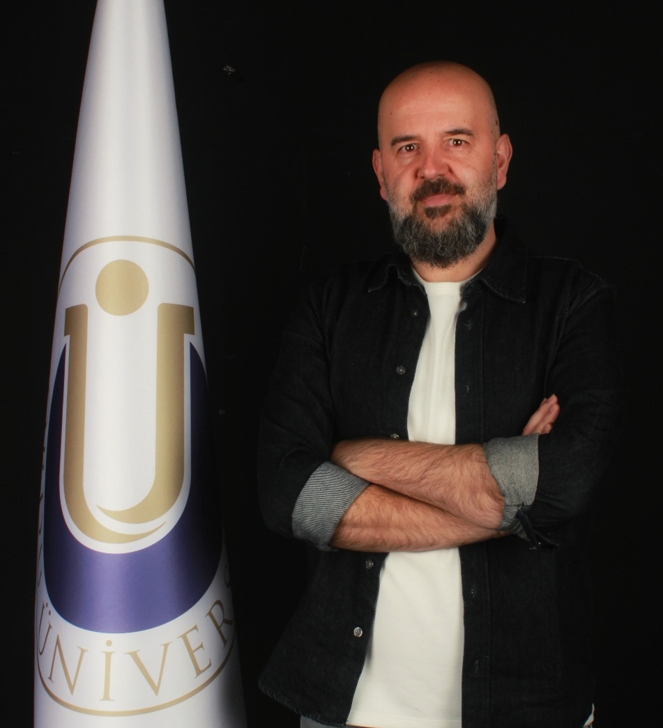Doç. Dr. Aytaç ÖZMUTLU